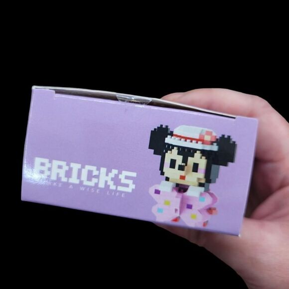 Brand New Disney Minnie Mouse Pink Bricks Lego Figure - Picture 2 of 5